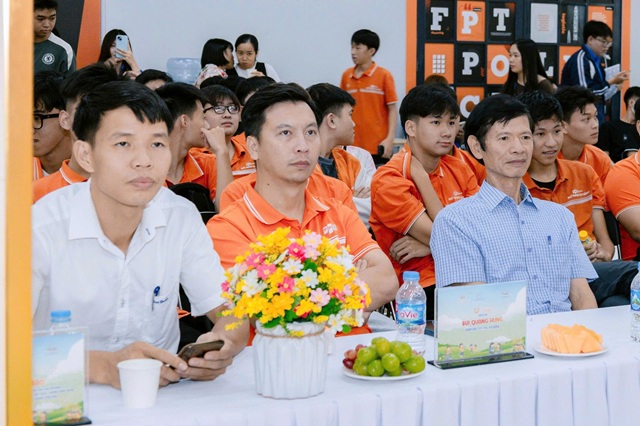 Lan tỏa y&ecirc;u thương bằng tinh thần nh&acirc;n văn thời đại mới của người trẻ
