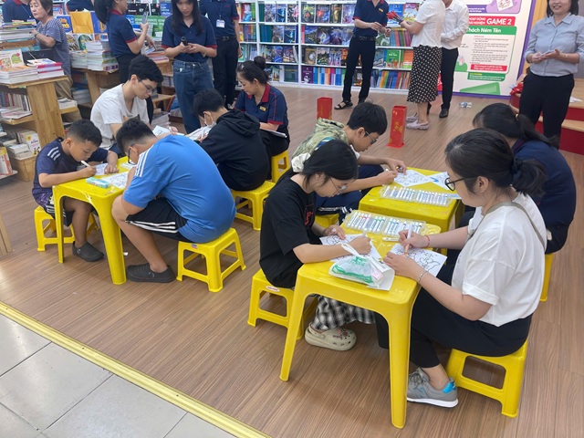 FAHASA phối hợp c&ugrave;ng iiGEN khai mạc Pop-up thế giới nh&acirc;n vật iiGEN