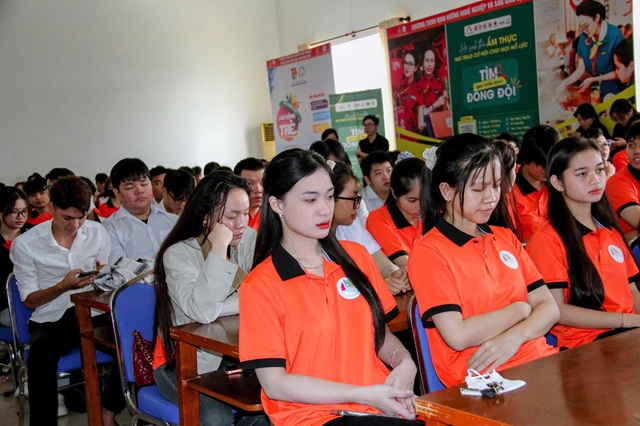 Chương tr&igrave;nh &ldquo;Định hướng nghề nghiệp v&agrave; S&agrave;n giao dịch việc l&agrave;m&rdquo; - năm 2026