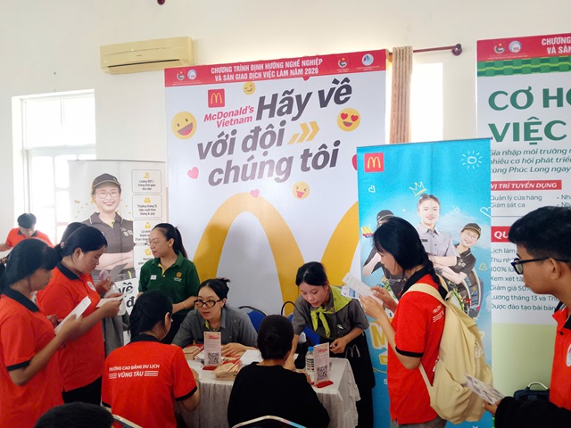 Chương tr&igrave;nh &ldquo;Định hướng nghề nghiệp v&agrave; S&agrave;n giao dịch việc l&agrave;m&rdquo; - năm 2026