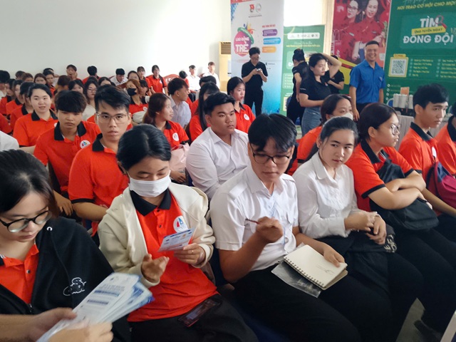 Chương tr&igrave;nh &ldquo;Định hướng nghề nghiệp v&agrave; S&agrave;n giao dịch việc l&agrave;m&rdquo; - năm 2026
