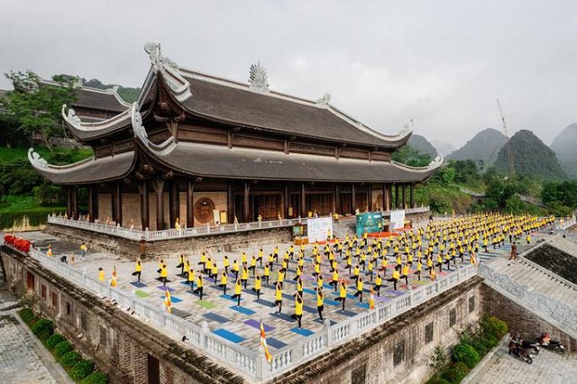 TP HCM : Gần 1.000 người tham gia trình diễn tại phố đi bộ Nguyễn Huệ ngày Quốc tế Yoga lần thứ 8