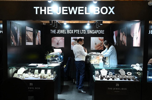 Salon Deluxe Vietnam 2024: Tôn vinh vẻ đẹp ngọc trai, kim cương & phong cách sống