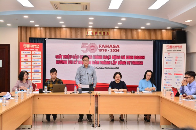Kỷ niệm 50 năm thành lập: FAHASA trao tặng 50 tủ sách cho các trường học, lan tỏa văn hóa đọc